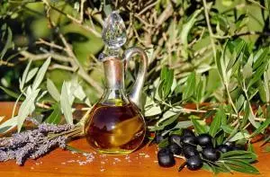 olive-oil-1596417_1920